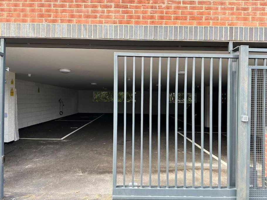 Brand New Modern Luxurious Apartment Near The City Birmingham Exterior photo
